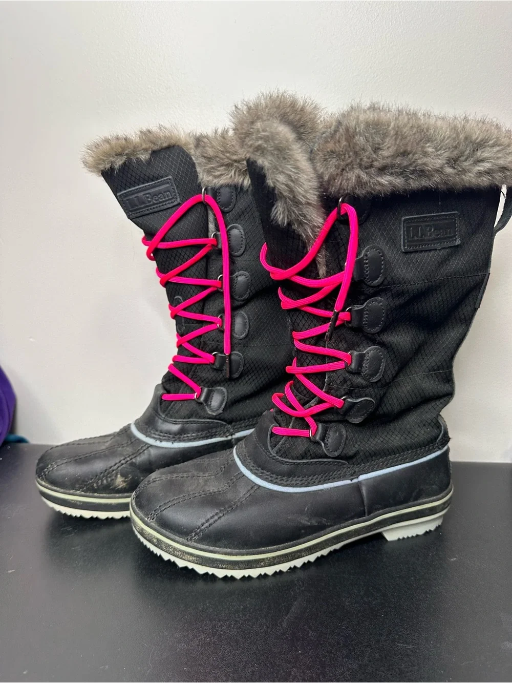 L.L. Bean Women's Winter Snow Boots - Black with Pink Laces size 7